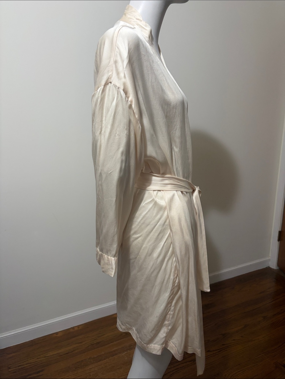 Victoria's Secret Heart Label 100% Silk Robe M/L Cream Ivory Y2K 90s Sold - Picture 6 of 8